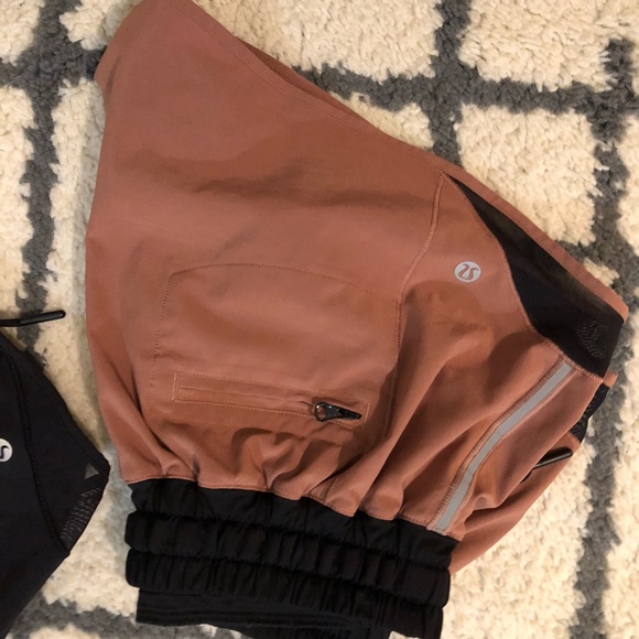 Trade - Picture 2 of 8